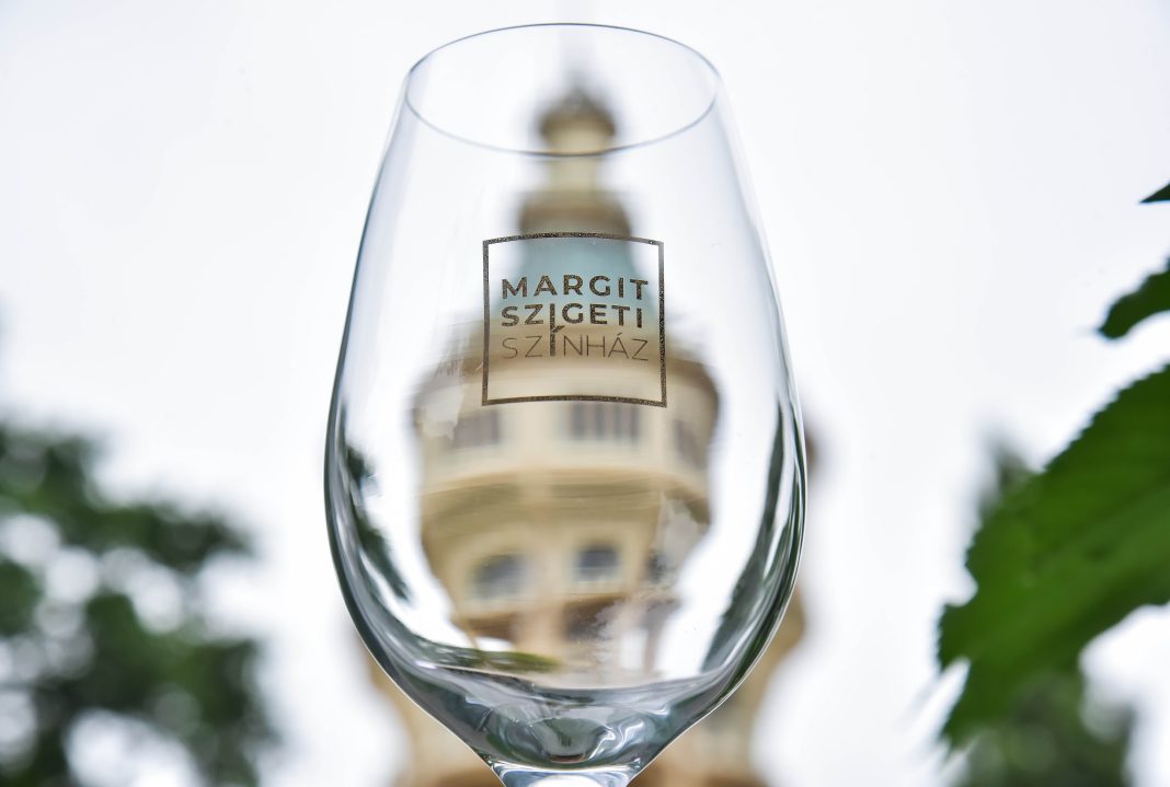 Egy igazán teljes élmény! Bor és jazz kultúra találkozása Egy igazán teljes élmény! Bor és jazz kultúra találkozása