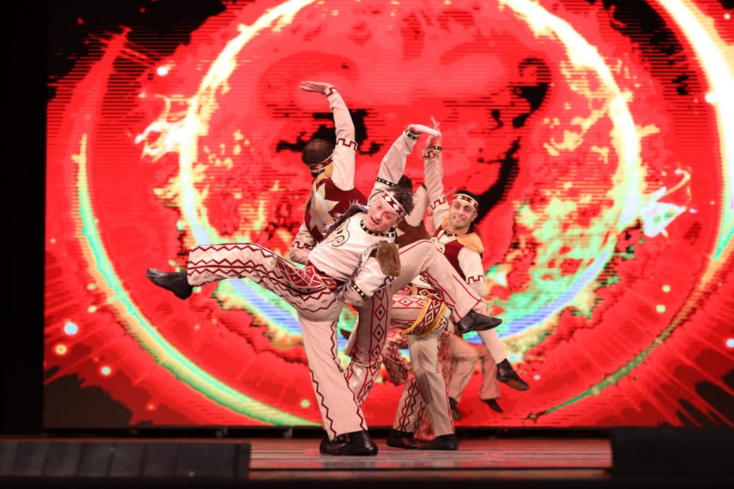 Ősi ritmusok, elsöprő szenvedély – az örmény lélek táncol a Margitszigeten