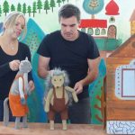 Ákom-Bákom Bábcsoport: AZ ARANYOS TARAJOS KISKAKAS