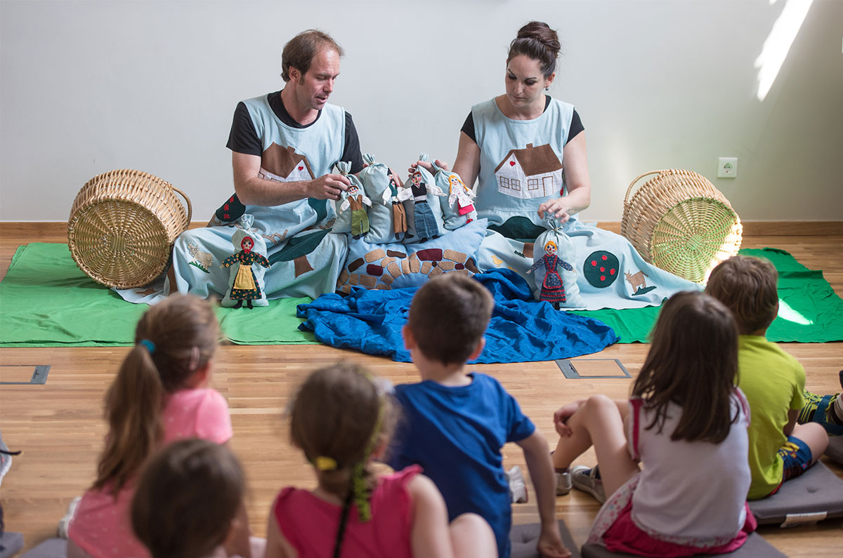 Majorka Színház: GYERMEKEK HÍDJA bábelőadás